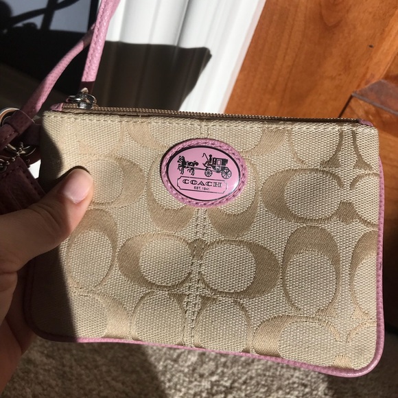 Coach wristlet - Picture 3 of 8